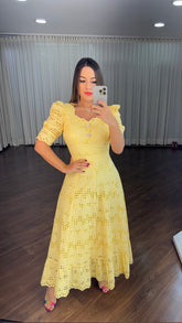 Vestido Amarelo Brilhante